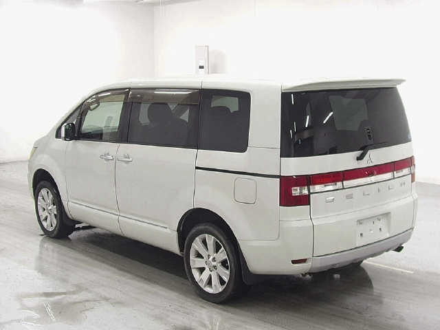 MITSUBISHI DELICA D5 2012