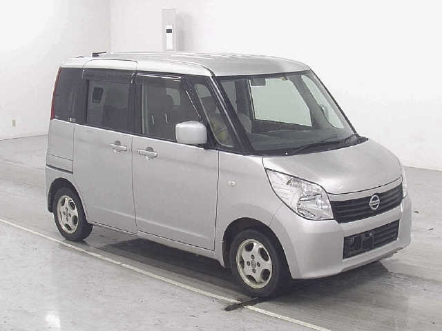 NISSAN ROOX 2010