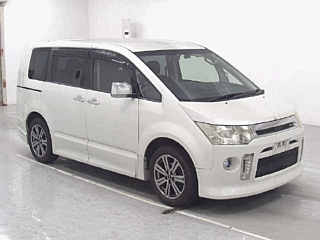 MITSUBISHI DELICA D5 2012