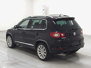 VOLKSWAGEN TIGUAN 2011