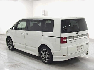 MITSUBISHI DELICA D5 2012