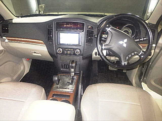 MITSUBISHI PAJERO 2010