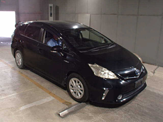 TOYOTA PRIUS ALPHA 2012