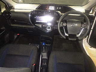 TOYOTA AQUA 2017