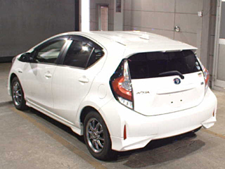 TOYOTA AQUA 2017