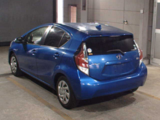 TOYOTA AQUA 2015