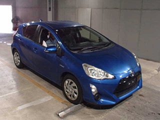TOYOTA AQUA 2015