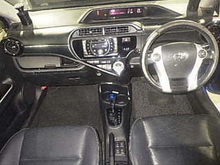 TOYOTA AQUA 2015