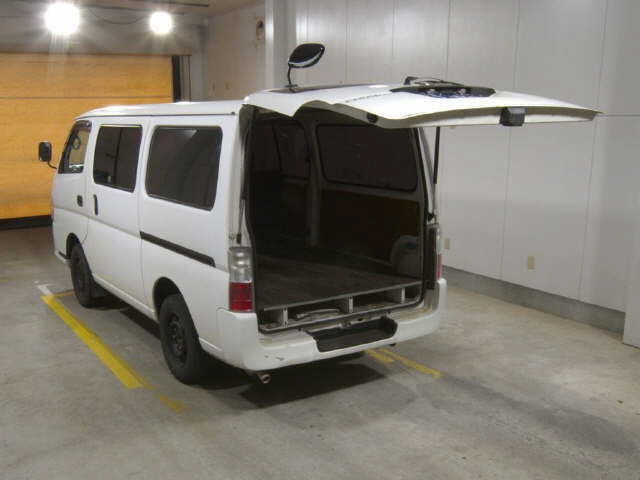 NISSAN CARAVAN VAN 2009