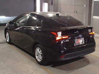 TOYOTA PRIUS 2021