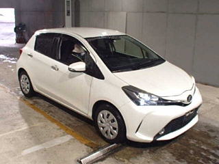 TOYOTA VITZ 2016