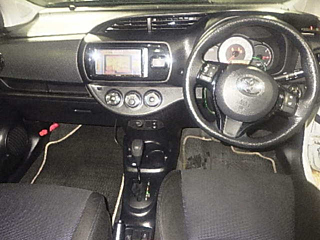 TOYOTA VITZ 2016