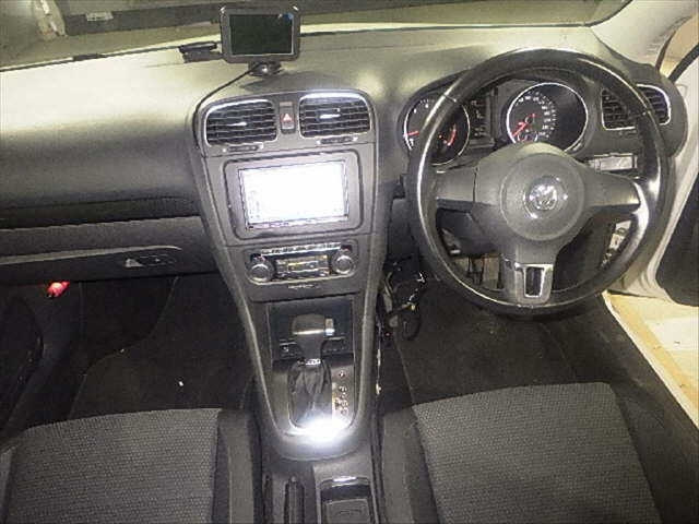 VOLKSWAGEN GOLF 2010