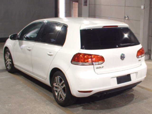 VOLKSWAGEN GOLF 2010