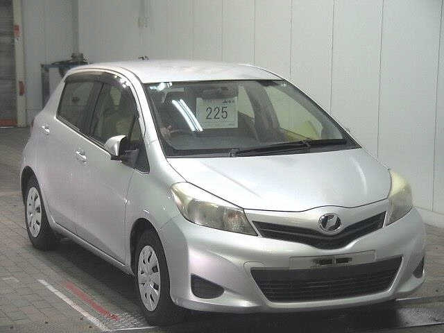 TOYOTA VITZ 2012