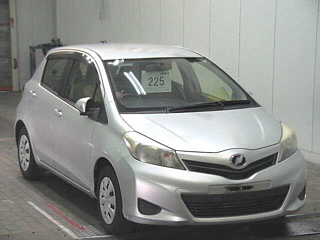 TOYOTA VITZ 2012