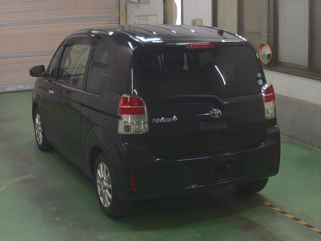 TOYOTA SPADE 2016