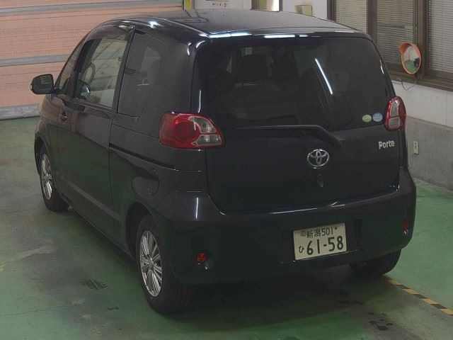 TOYOTA PORTE 2009