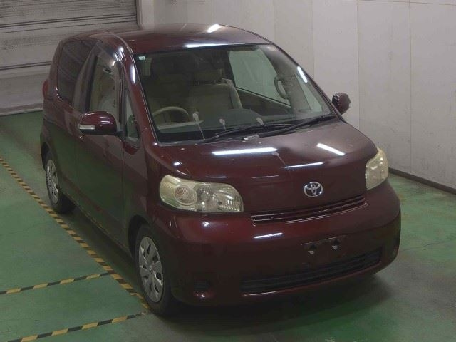 TOYOTA PORTE 2010