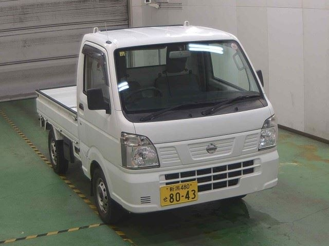 NISSAN CLIPPER TRUCK 2015