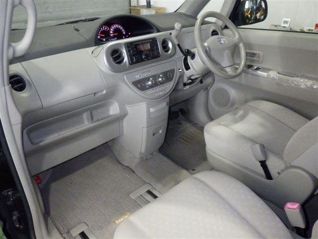 TOYOTA PORTE 2009