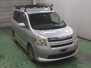 TOYOTA NOAH 2008