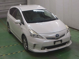 TOYOTA PRIUS ALPHA 2012