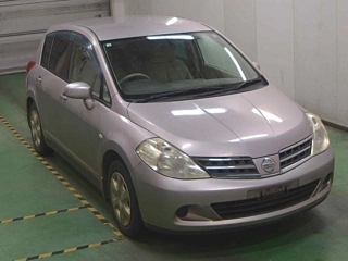 NISSAN TIIDA 2010