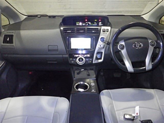 TOYOTA PRIUS ALPHA 2012