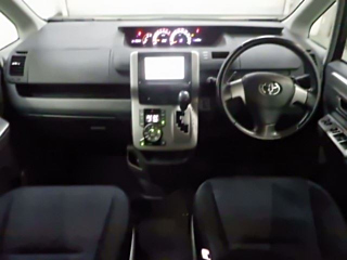 TOYOTA VOXY 2008