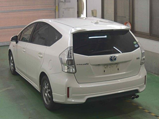 TOYOTA PRIUS ALPHA 2012