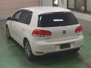 VOLKSWAGEN GOLF 2010