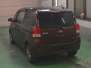 TOYOTA PORTE 2016