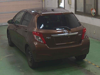TOYOTA VITZ 2011