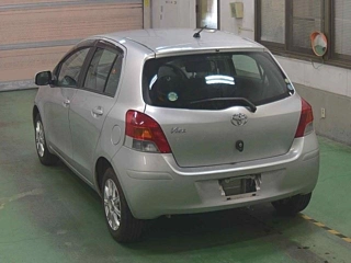 TOYOTA VITZ 2011