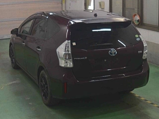 TOYOTA PRIUS ALPHA 2014