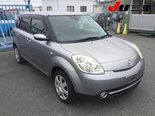 MAZDA VERISA 2010