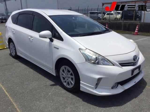 TOYOTA PRIUS ALPHA 2012