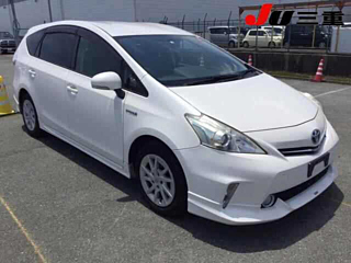 TOYOTA PRIUS ALPHA 2012