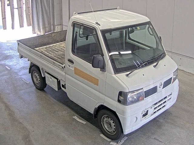 NISSAN CLIPPER TRUCK 2011