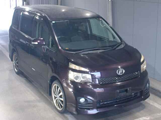 TOYOTA VOXY 2010