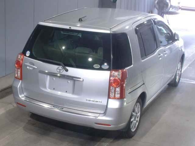 TOYOTA RAUM 2009