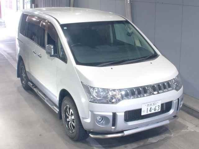 MITSUBISHI DELICA D5 2010