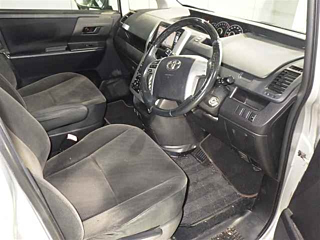 TOYOTA NOAH 2012