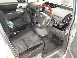 TOYOTA NOAH 2008