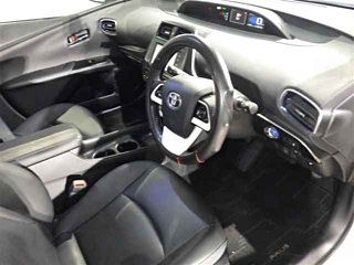 TOYOTA PRIUS 2016