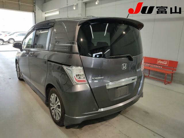 HONDA FREED 2013