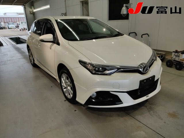 TOYOTA AURIS 2015