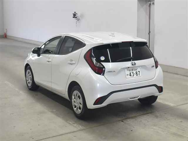 TOYOTA AQUA 2023