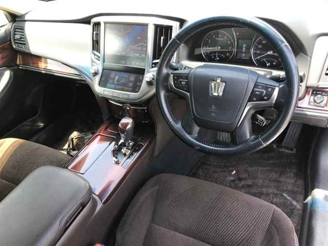 TOYOTA CROWN 2013